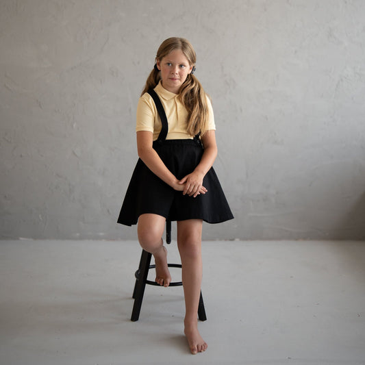 Girl's skirt with removable suspendors