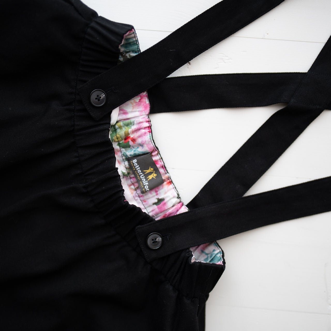 Girl's skirt with removable suspendors